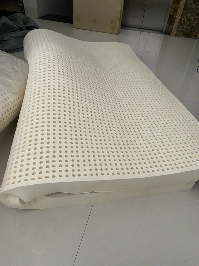 Nệm cao su thiên nhiên Vạn Thành tại showroom Quảng Trị